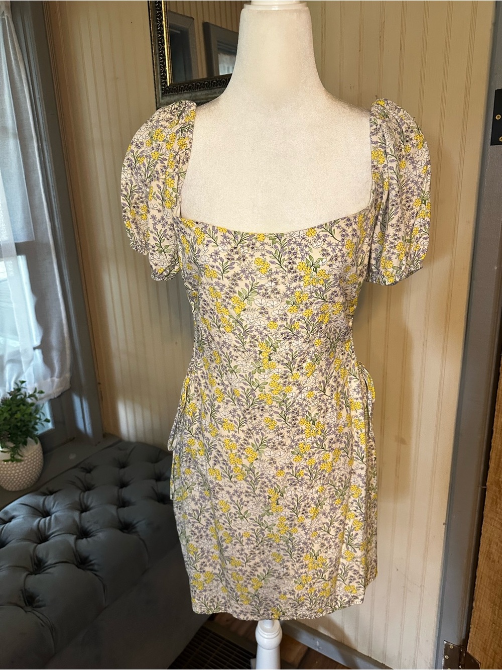 ASTR The Label Yellow Floral Puff Sleeve Mini Dress Linen Blend Women’s M